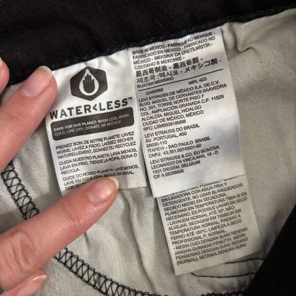 Levi's Black Relaxed Jeans 36x32 dark denim jeans 502 - Picture 8 of 8